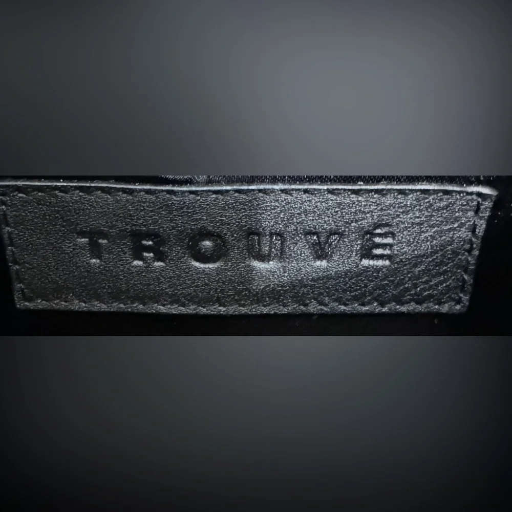 Trouve women clutch